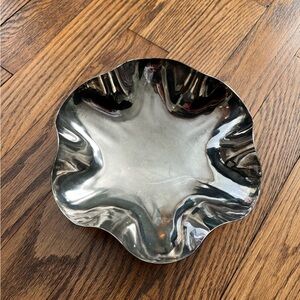 Vintage Silver-Toned Ruffled Scalloped Edge Bowl Platter